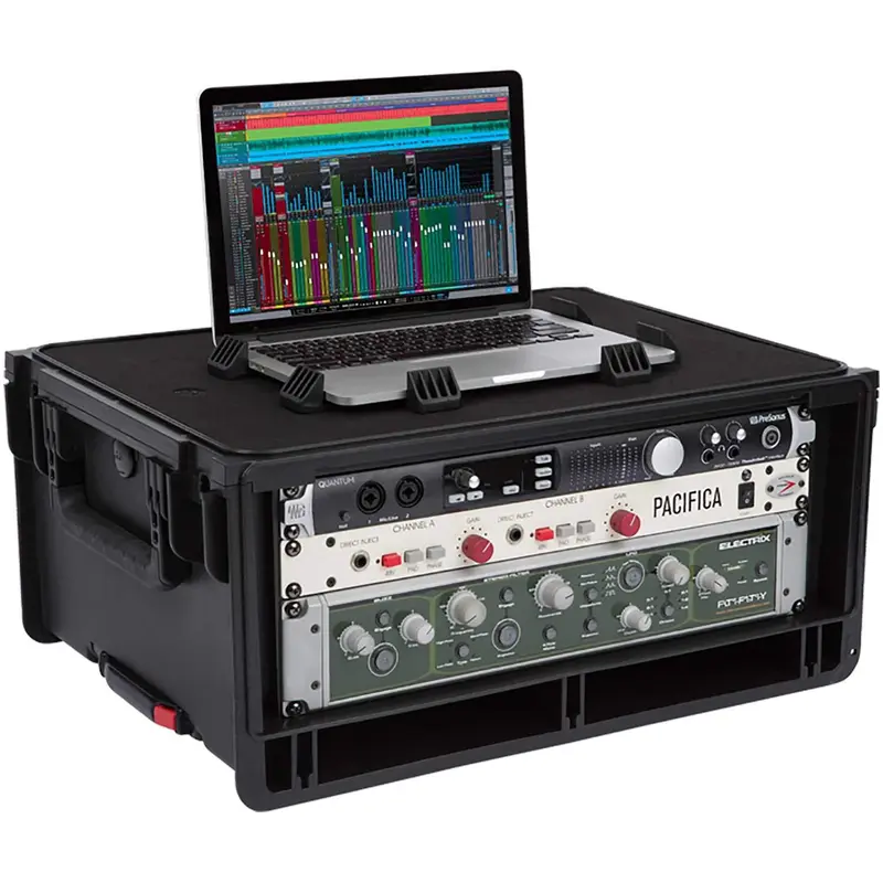 SKB 1SKB-iSF4U Injection Molded Laptop/4U Rack