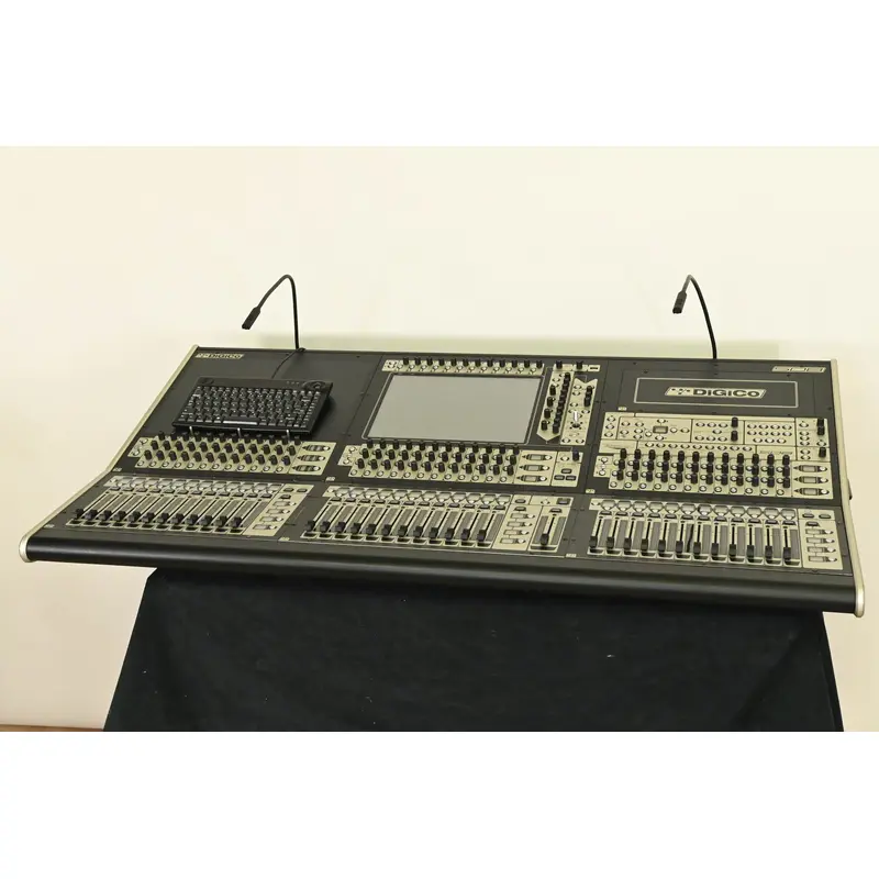 DiGiCo SD8 120-Channel Digital Mixing Console