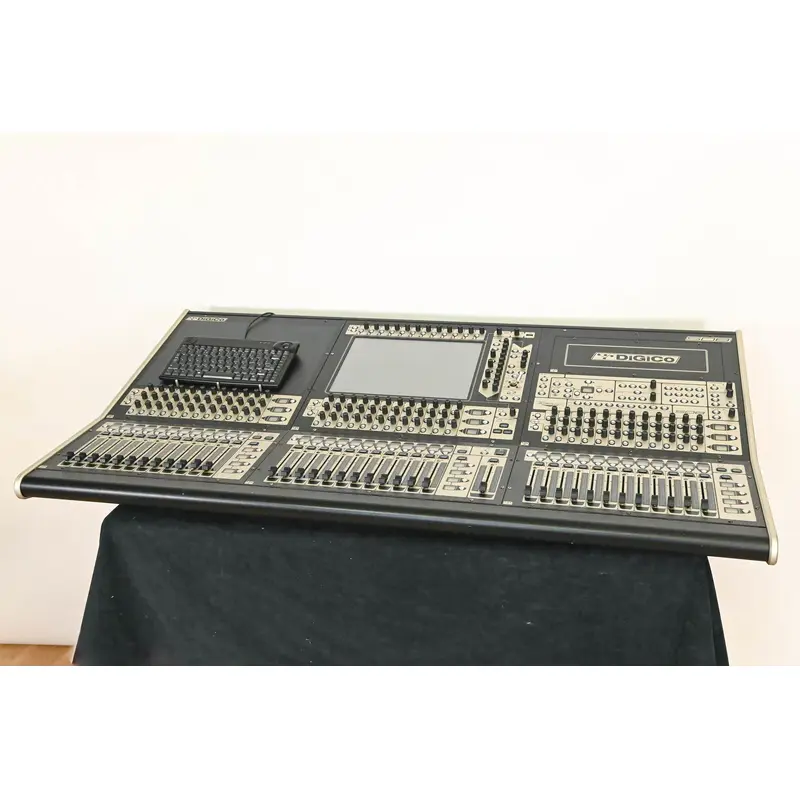 DiGiCo SD8 120-Channel Digital Mixing Console w/ Waves Card + ST Optical