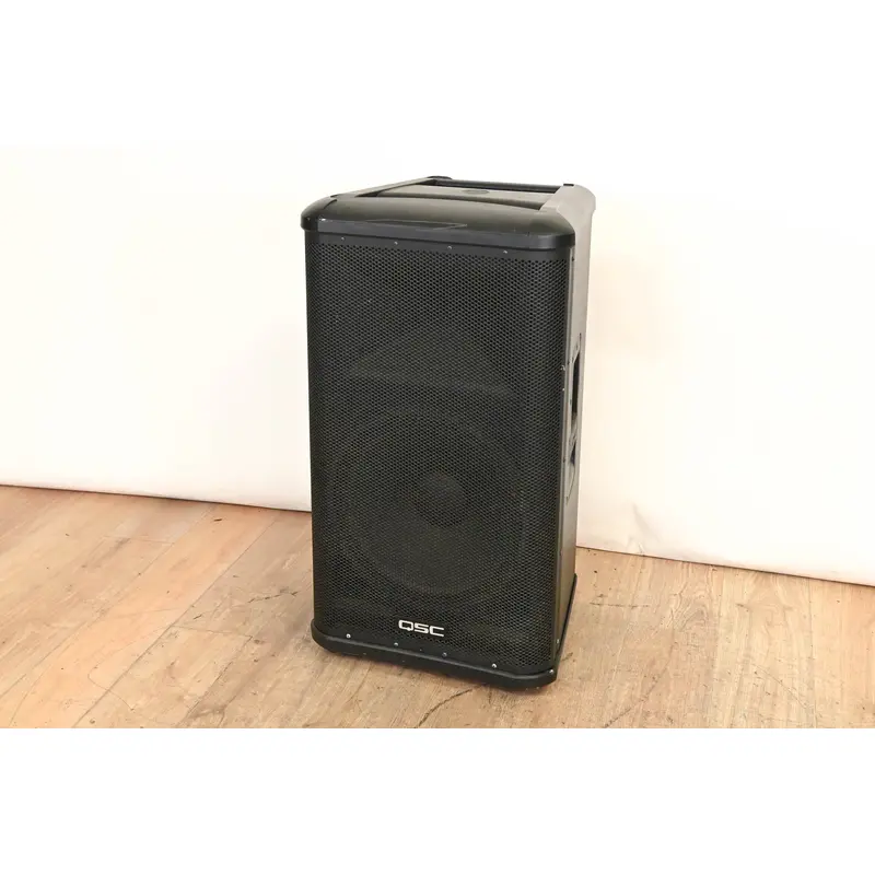 QSC HPR152F 15" 2-Way Powered Speaker