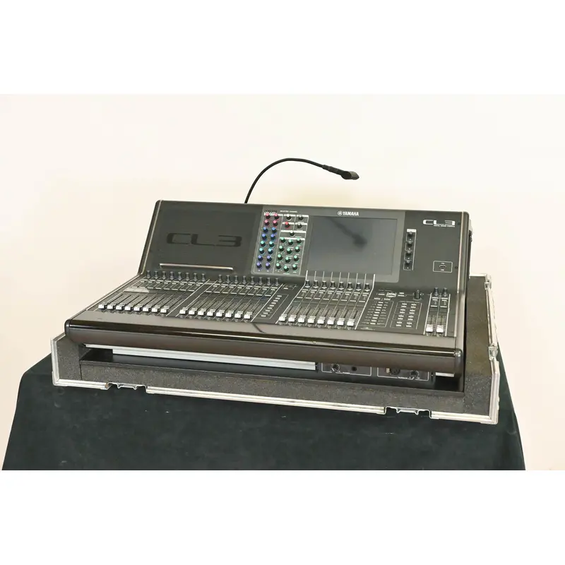 Yamaha CL3 Digital Audio Mixing Console with Road Case