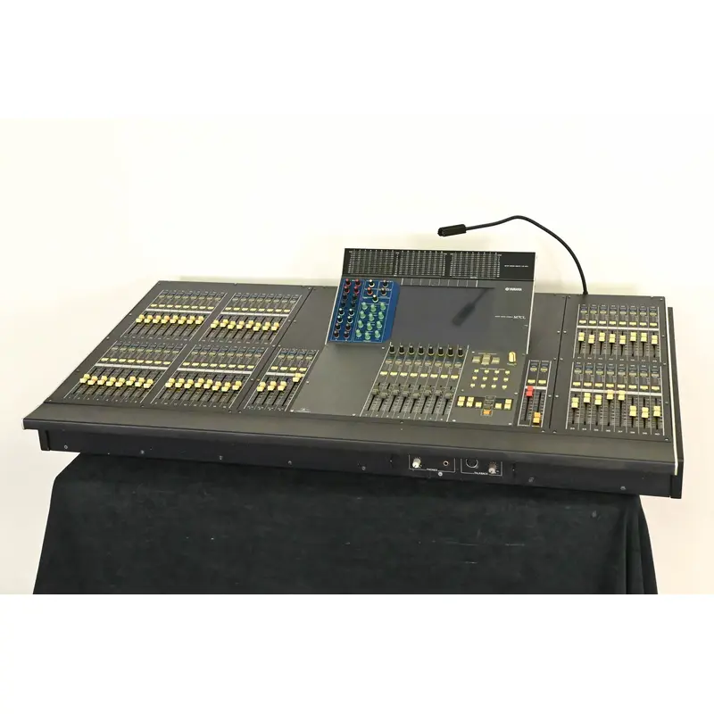 Yamaha M7CL-48 48-Channel Digital Audio Mixing Console with Road Case