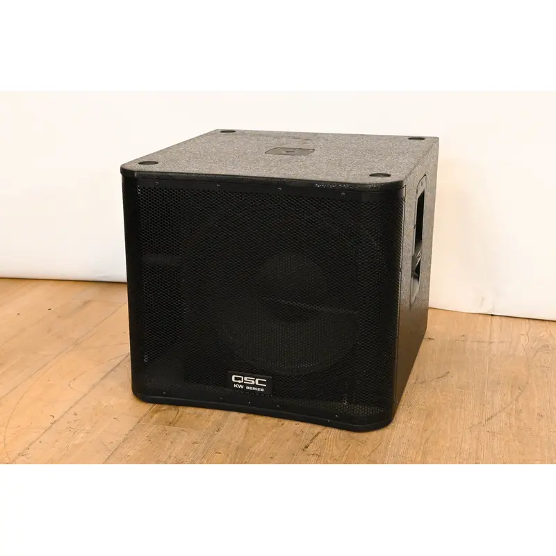 QSC KW181 1000W 18" Powered Subwoofer