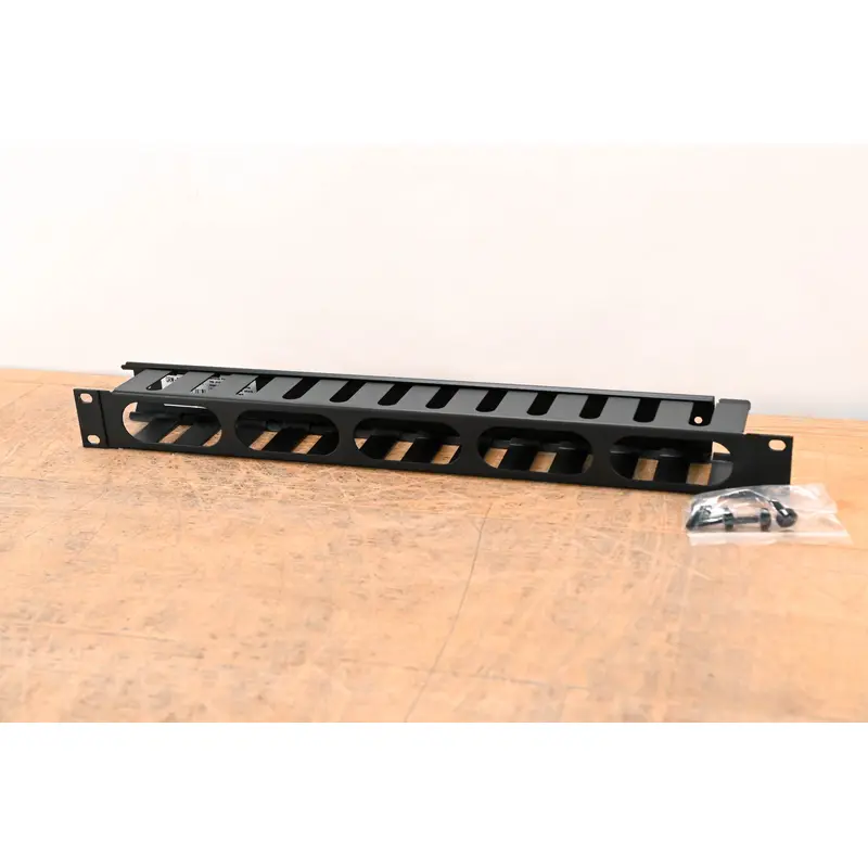 Gator Rackworks GRW-PNLCBLMNG1 1U Cable Management with Cap