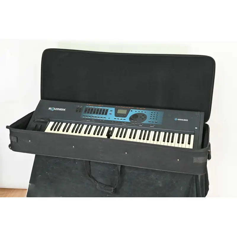 Generalmusic Equinox 76-Key Keyboard Workstation with Gator Case