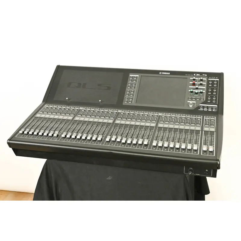 Yamaha QL5 64-Channel Digital Audio Mixing Console