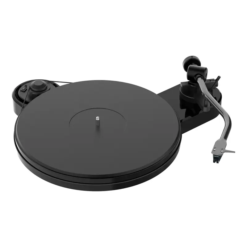 Pro-Ject RPM 3 Carbon with Sumiko Moonstone